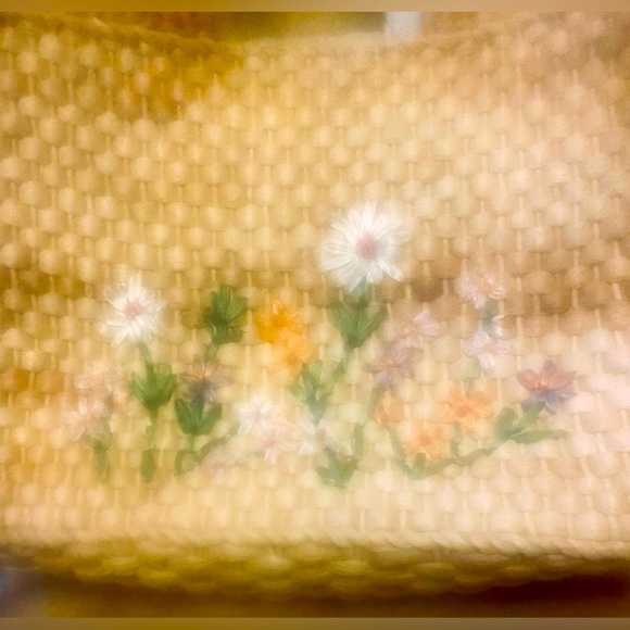 Purse with embroidered colorful flowers and braided brown straps - Picture 4 of 5